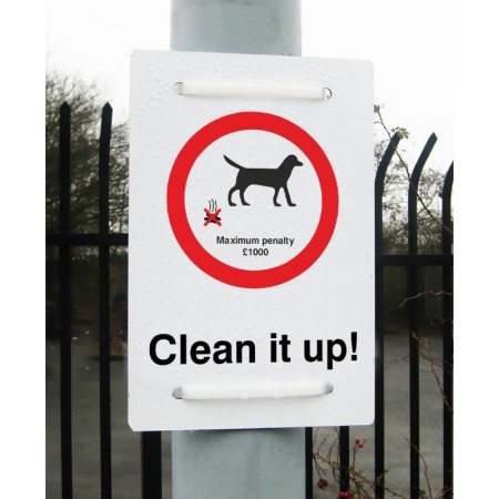 Clean It Up Maximum Penalty £1000 dog fouling sign